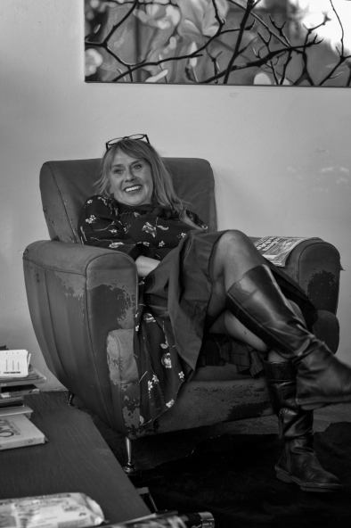 ©by Anke Hunscha - nur zur Ansicht auf dieser Webseite ERIKA RUHL, HAIRSTYLISTIN, NEBENAN CAFEBESITZERIN